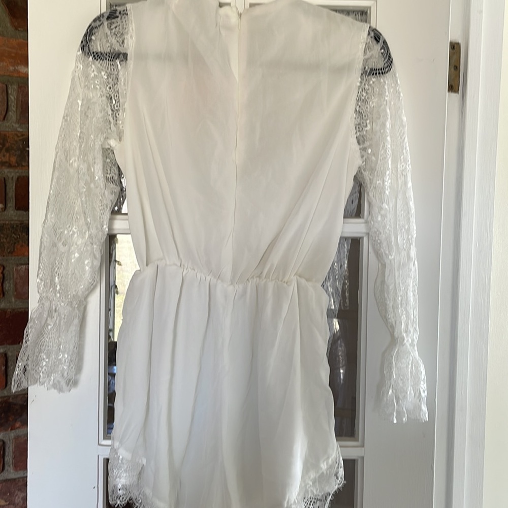 237. Reverse White Romper With Laces Sleeves, Nwt